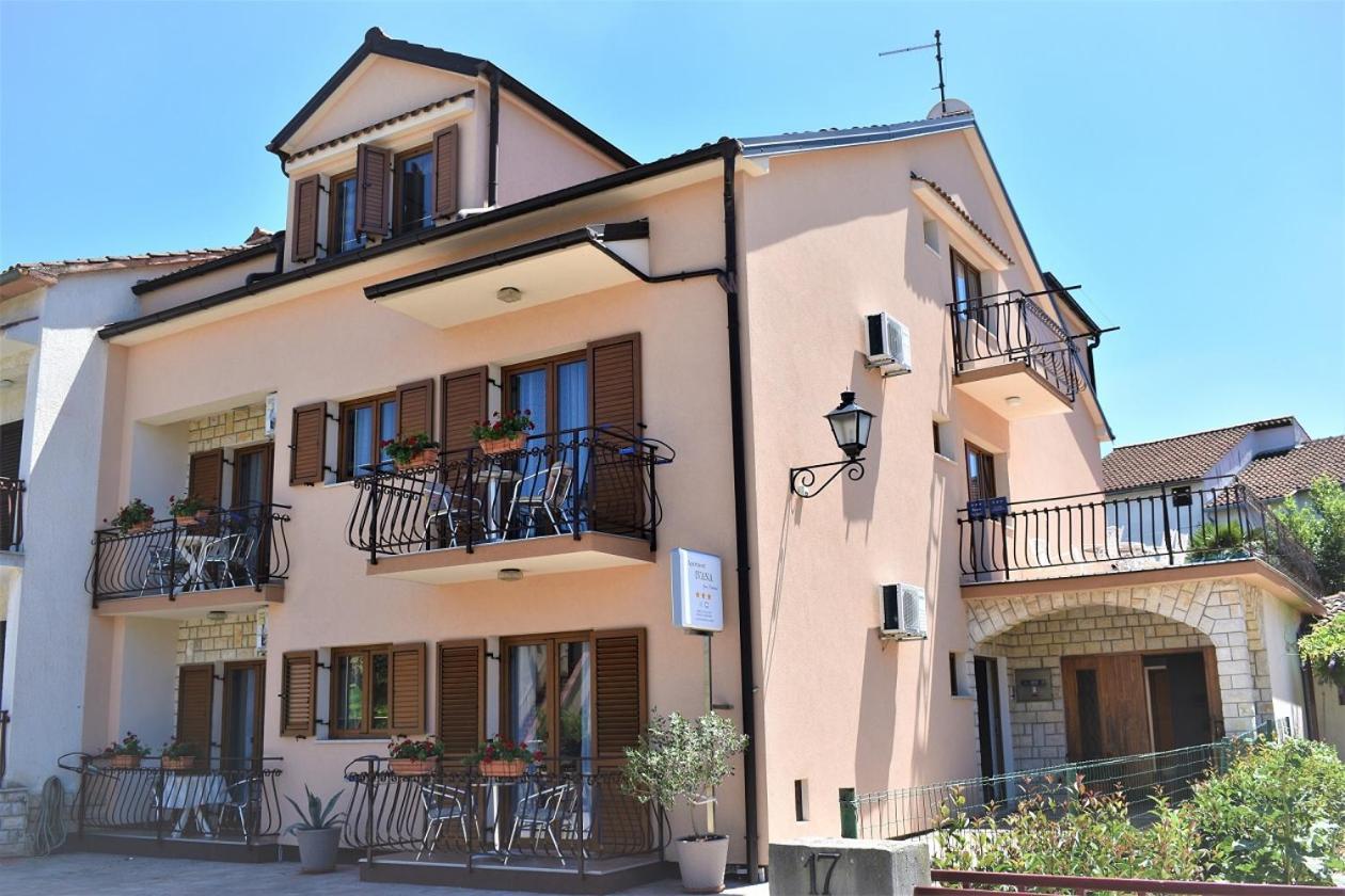 Apartments & Rooms Ivana Ровинь Экстерьер фото