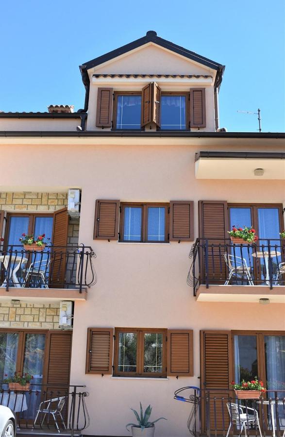 Apartments & Rooms Ivana Ровинь Экстерьер фото